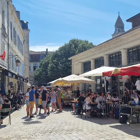 Le Patio De L'isle 1er Duplex Apartment