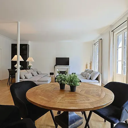 Le Patio De L'isle 1er Duplex Apartment *